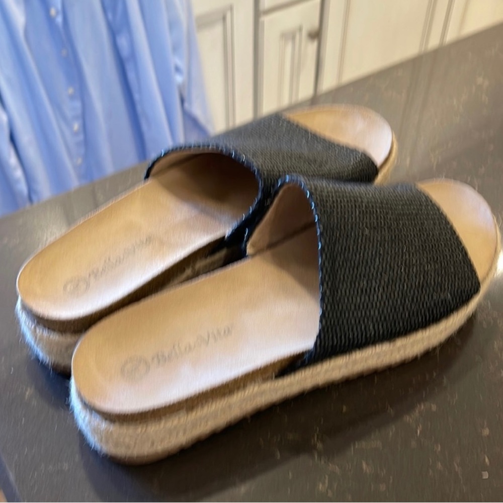 Bella Vita Slide sandals size 11